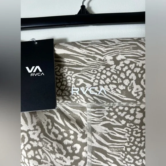 RVCA VA ESSENTIAL WORKOUT LEGGINGS ZEETAH - Picture 7 of 8